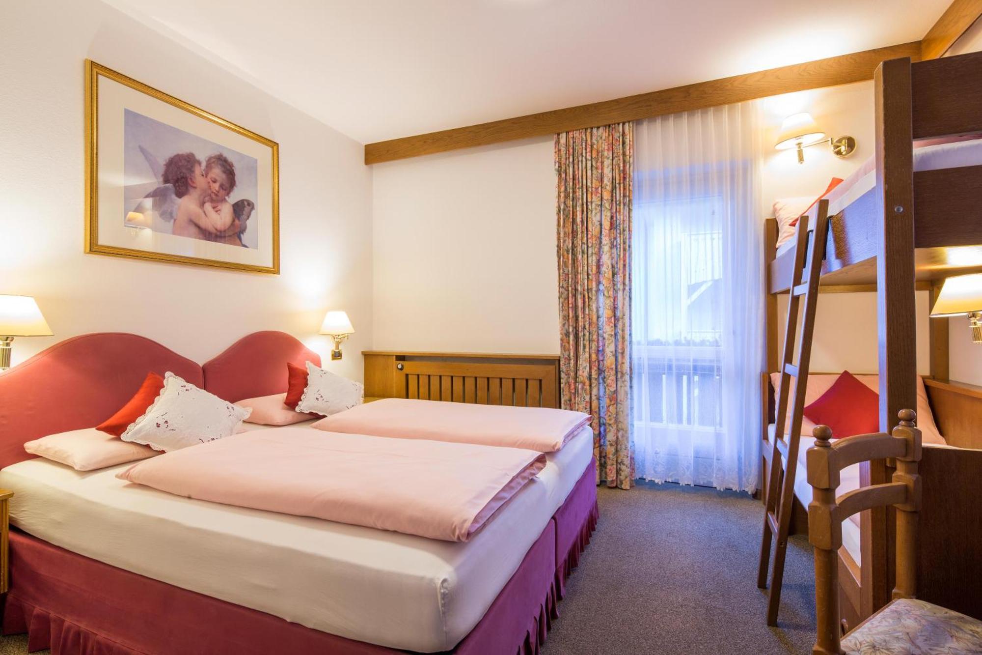 Hotel Maria Corvara In Badia Εξωτερικό φωτογραφία
